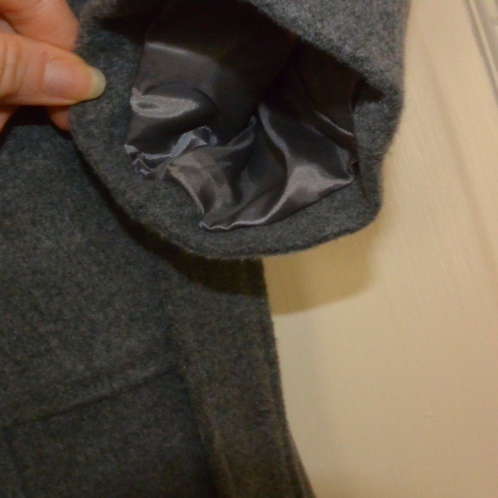 Grey Long Coat with faux fur hood size 42 - Picture 7 of 13